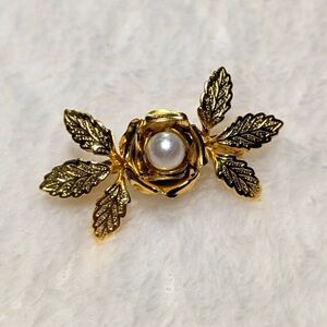 Vintage Goldtone Bird's Nest with Faux Pearl Brooche